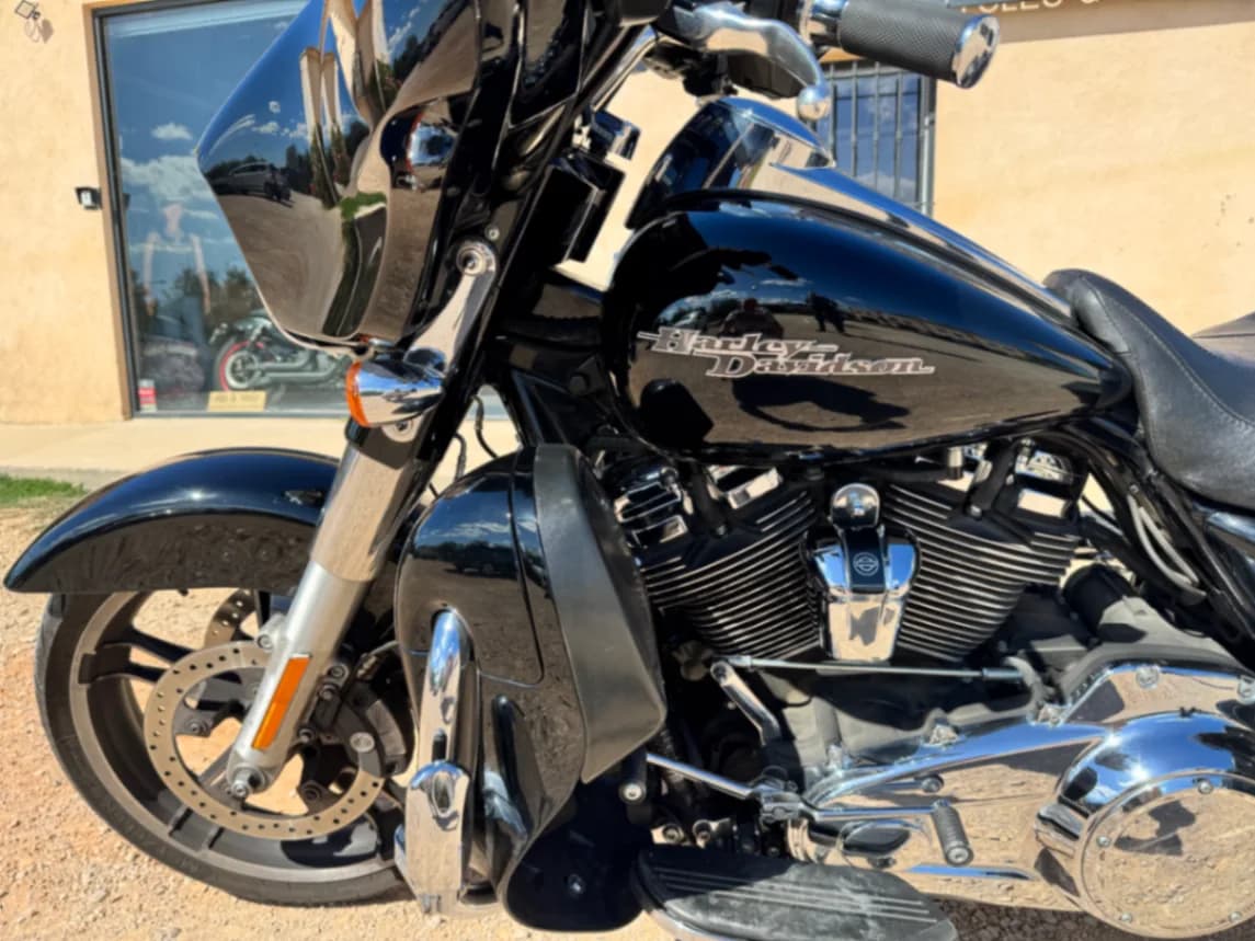 Harley Davidson  Street Glide 107  - Miniature 6
