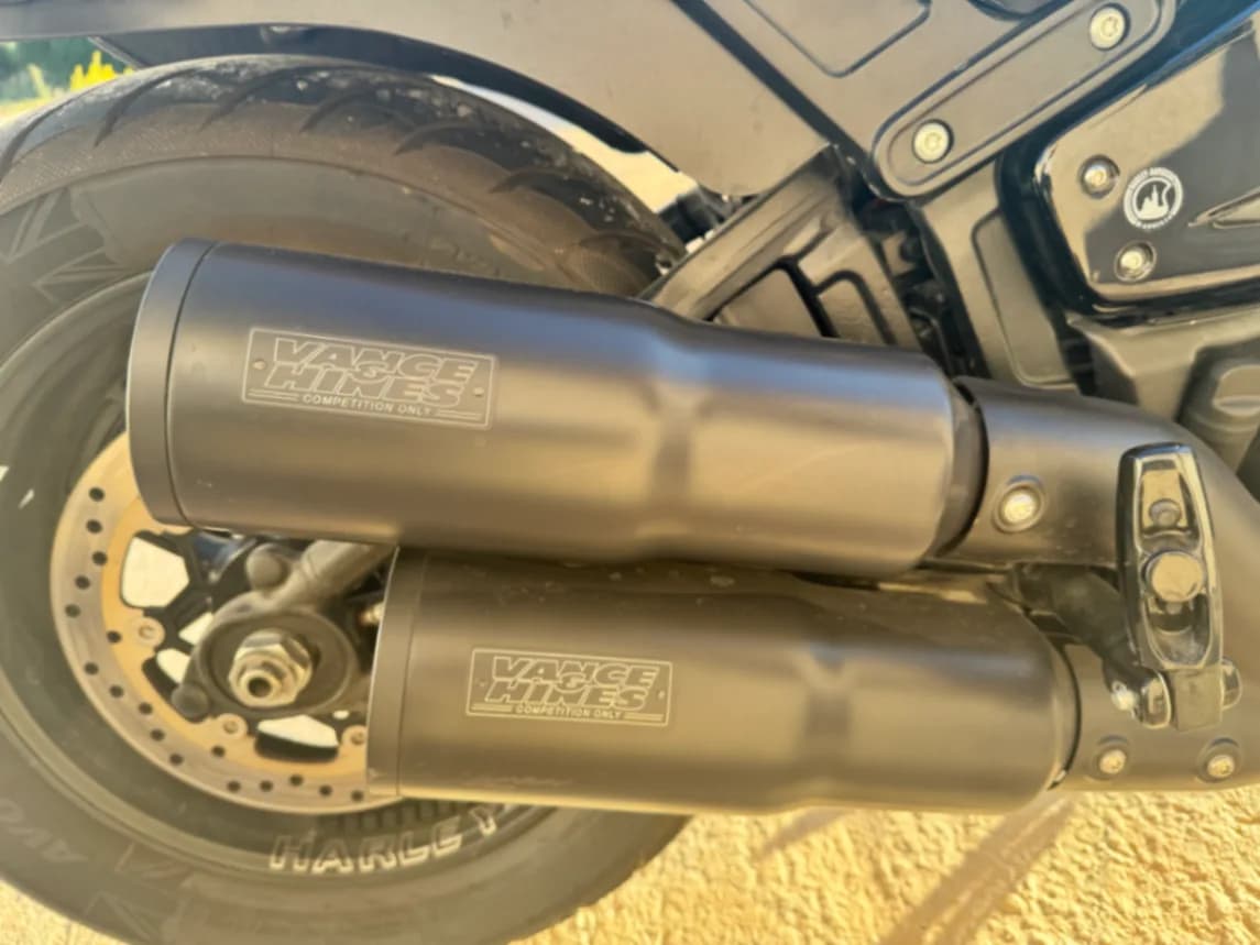 Harley Davidson  Fat Bob  - Miniature 3